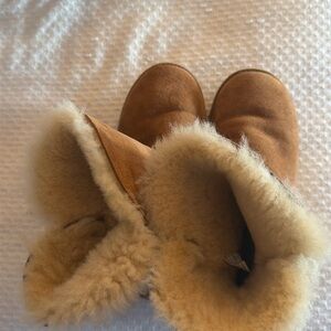 Size 7 Chestnut Ugg Boots
